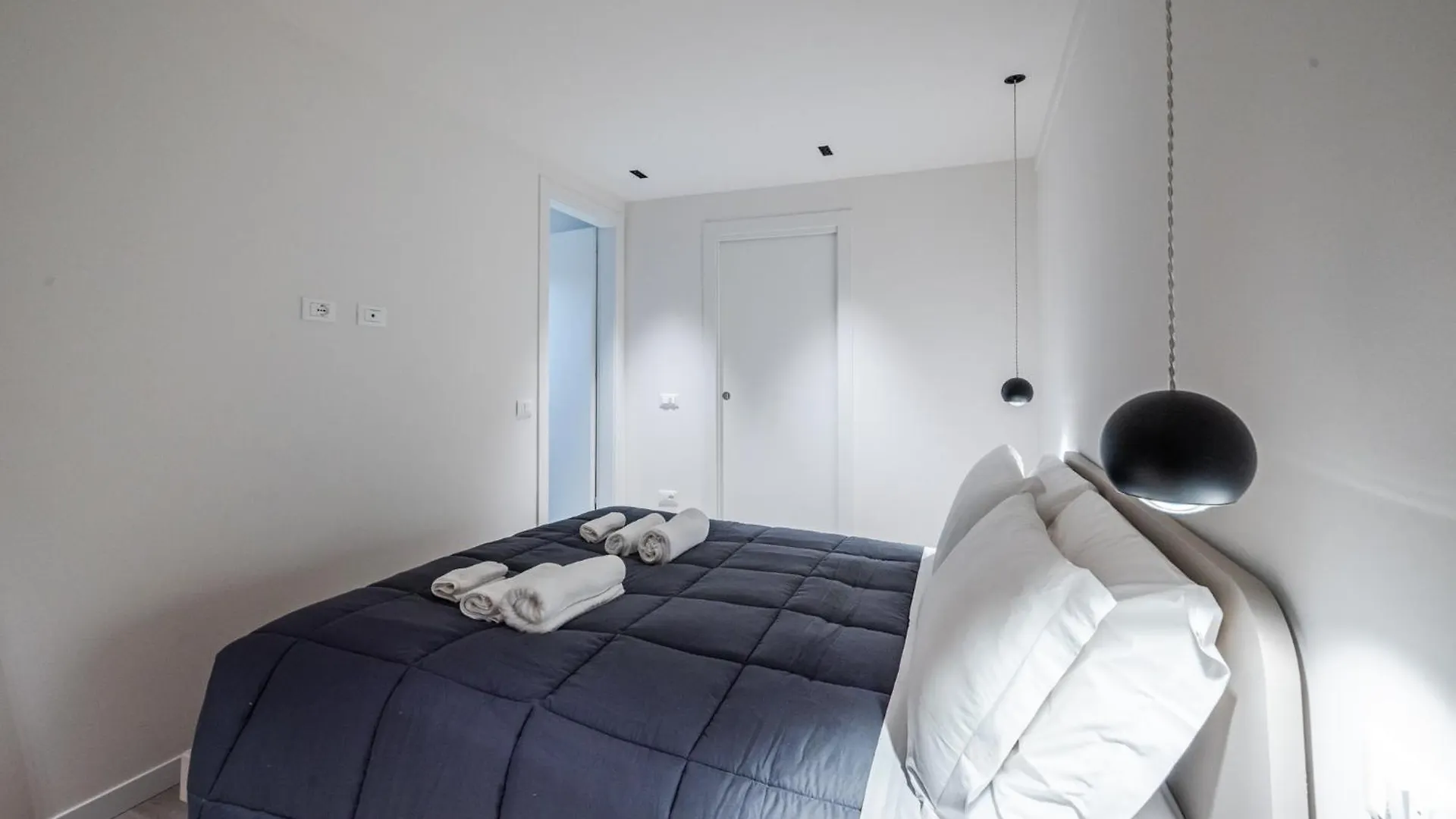 شقة Vittoria Apt Luxury E Design In Duomo بريشا إيطاليا