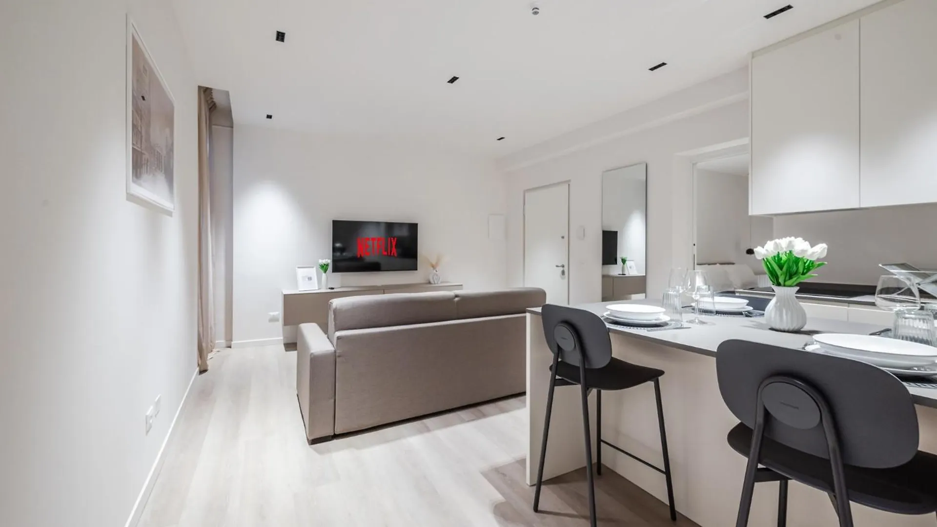 Vittoria Apt Luxury E Design In Duomo بريشا