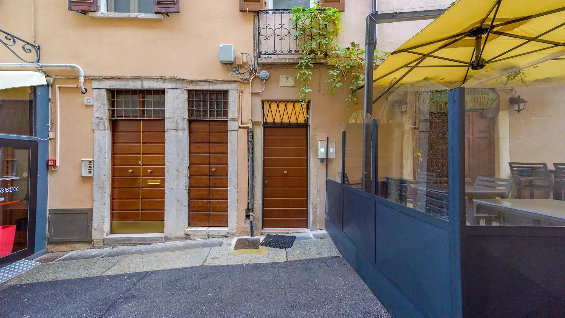 Vittoria Apt Luxury E Design In Duomo بريشا إيطاليا